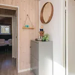 5 Person In