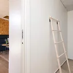 5 Person In Nyaraló