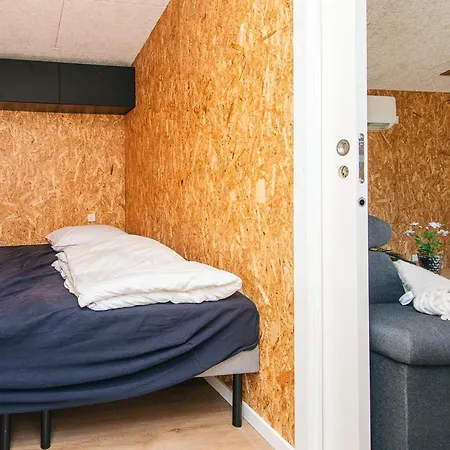 Holiday home 5 Person In Glesborg