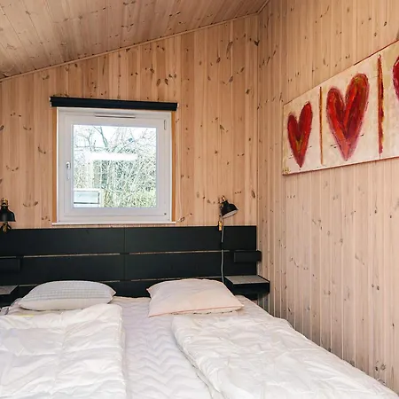 Holiday home 5 Person In Glesborg
