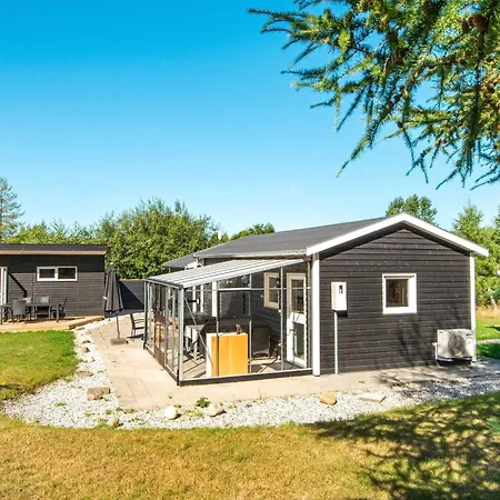 5 Person In Holiday home Glesborg