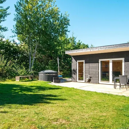 Holiday home 5 Person In Glesborg