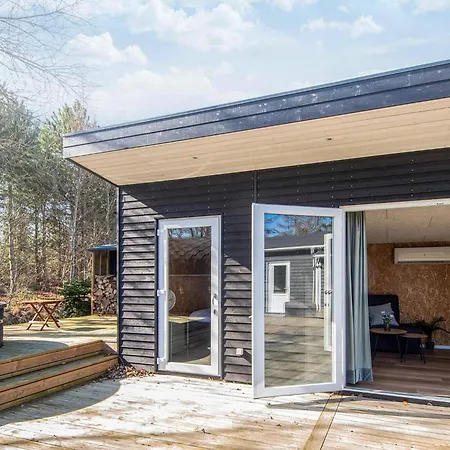 Holiday home 5 Person In Glesborg